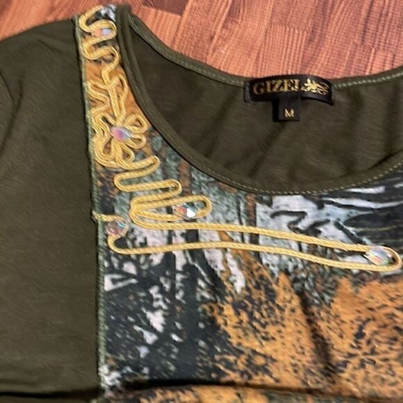 Gizel women’s over size long sleeve top. Size M. - Picture 7 of 8